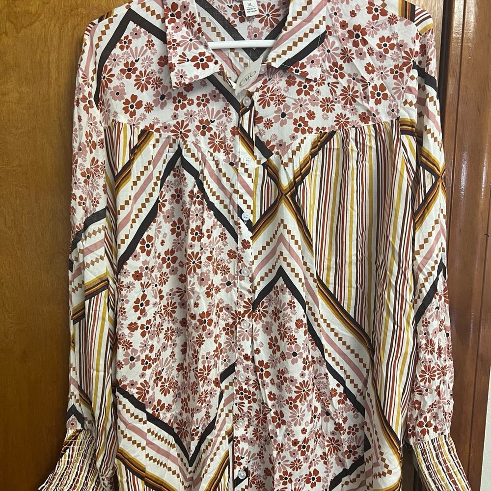 NWT women's Cato XL flowy buttondown Blouse